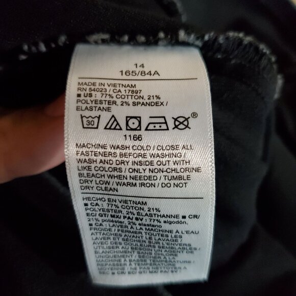 Old Navy Jeans Womens 14 Black High-Rise Weekender Flare Stretch Pull-On Crop - Picture 3 of 10